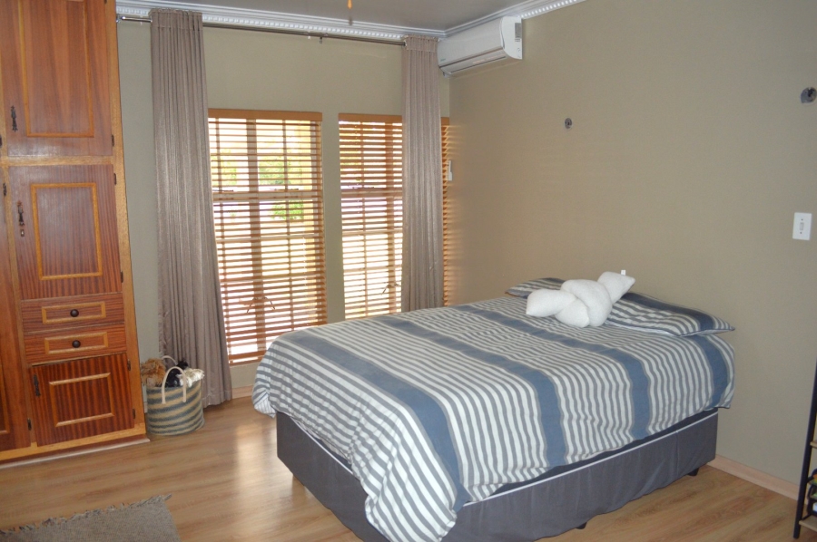 4 Bedroom Property for Sale in Flamwood North West